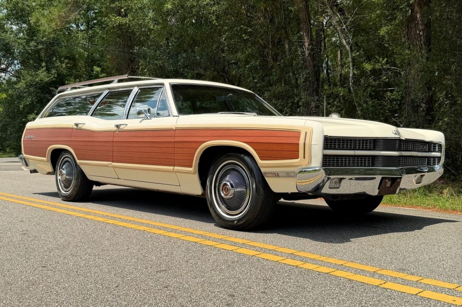 1969 Ford Country Squire sold at auction for $35,000