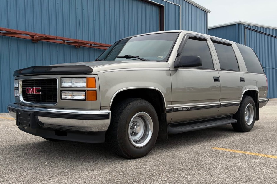1999 GMC Yukon sold at auction for $8,200