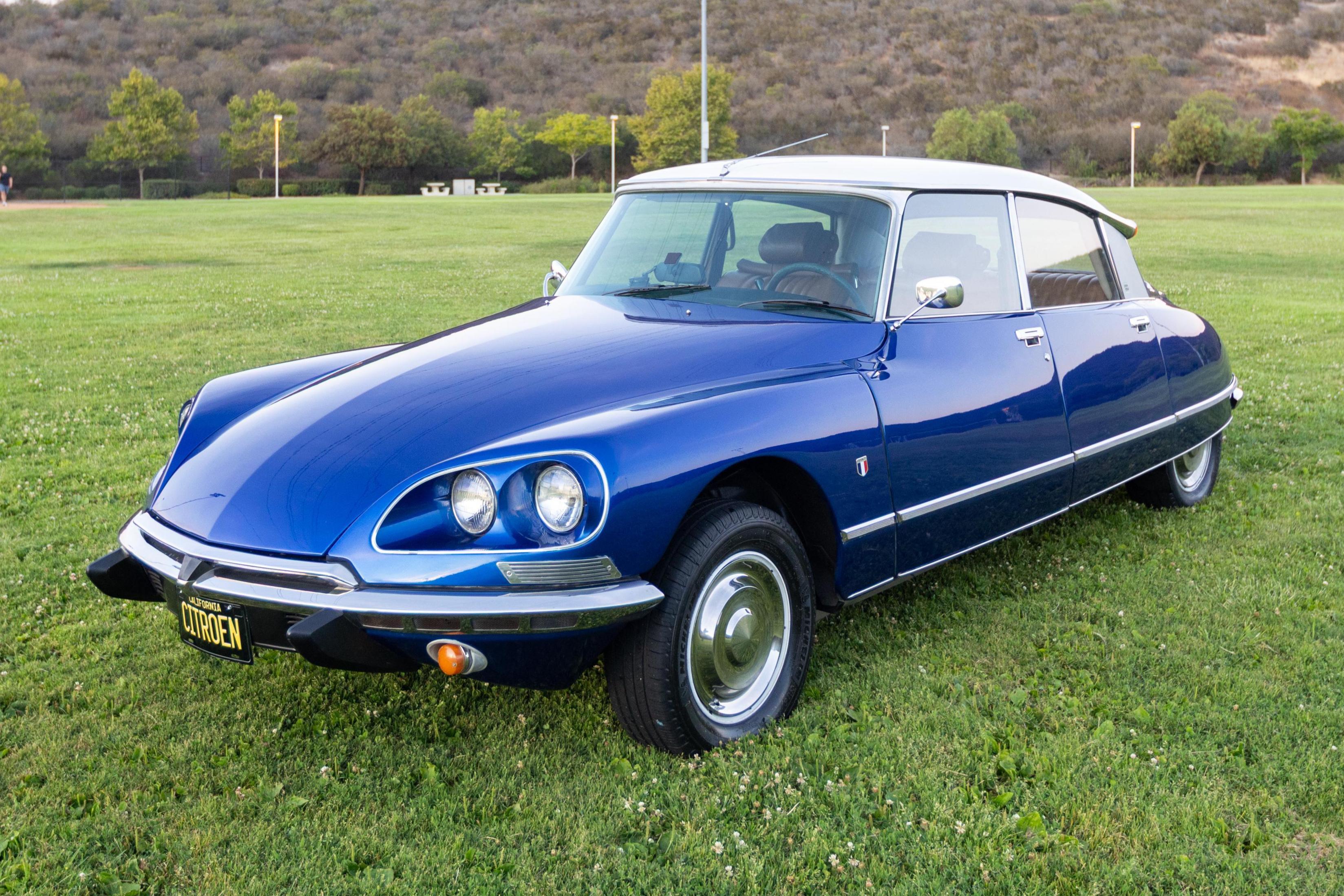 1972 Citroen DS sold at auction for $35,000