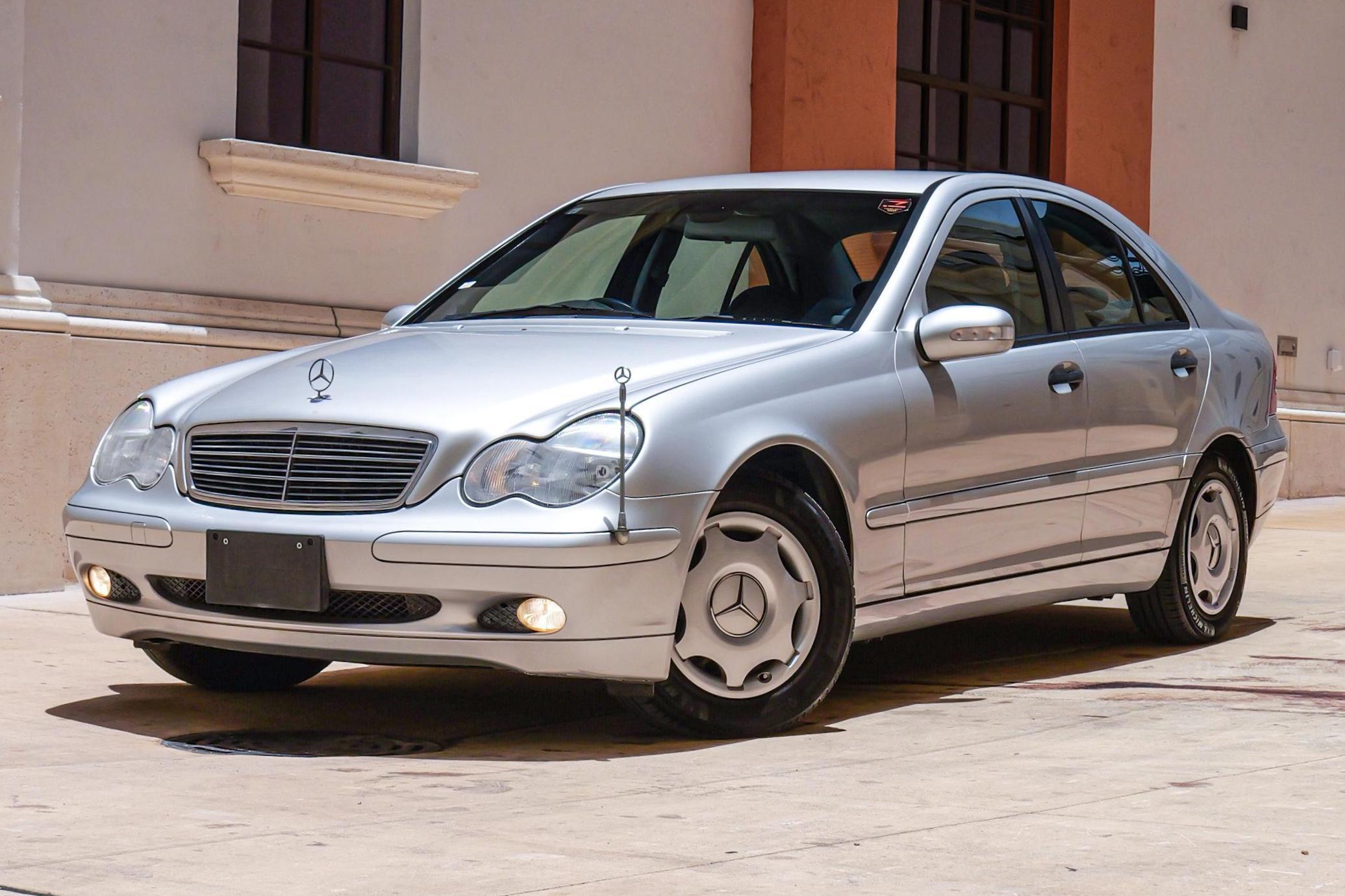 2001 Mercedes-Benz C-Class sold at auction for $5,500