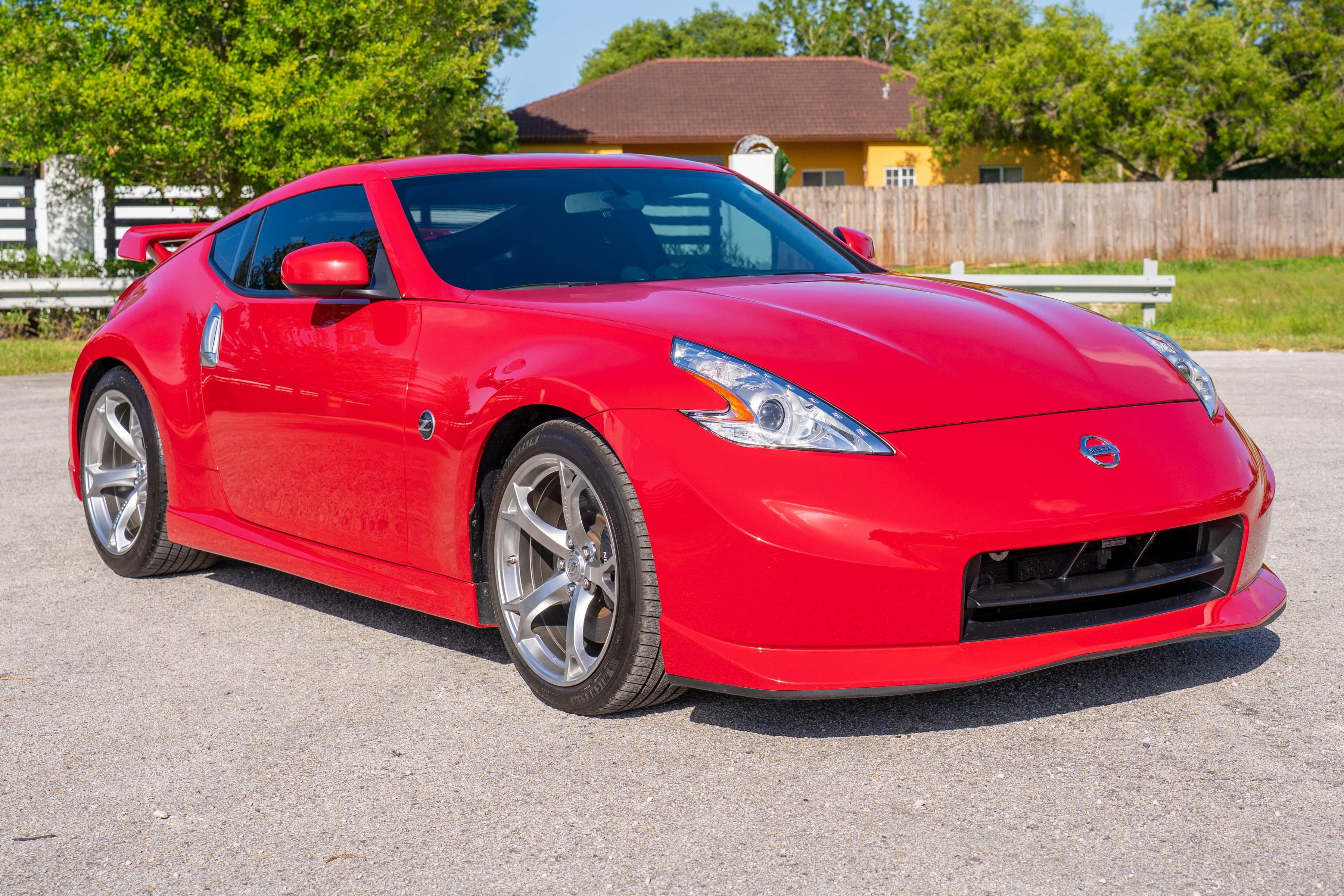 2010 Nissan 370Z sold at auction for $33,000